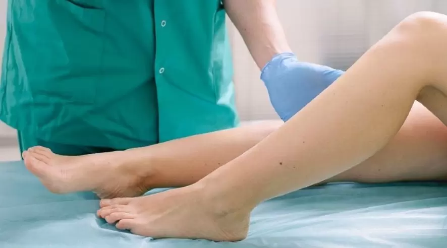 After the examination, the phlebologist will prescribe a modern method of treating varicose veins in the legs